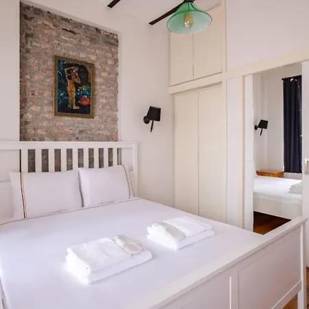 Cozy Intimate 2bd2bath Galata Tower Home! #410