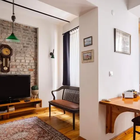 Cozy Intimate 2bd2bath Galata Tower Home! #410 *