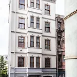 Cozy Intimate 2bd2bath Galata Tower Home! #410 * Istanbul