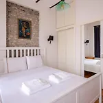Cozy Intimate 2bd2bath Galata Tower Home! #410