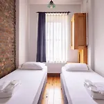Cozy Intimate 2bd2bath Galata Tower Home! #410 *