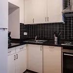 Апартаменты Cozy Intimate 2bd2bath Galata Tower Home! #410 Стамбул