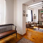 Апартаменты Cozy Intimate 2bd2bath Galata Tower Home! #410 Стамбул