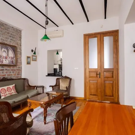 Cozy Intimate 2bd2bath Galata Tower Home! #410 * Istanbul