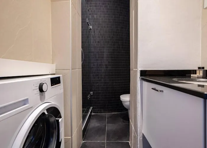 Cozy Intimate 2bd2bath Galata Tower Home! #410 *